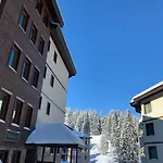 Evrika 21 Apartment